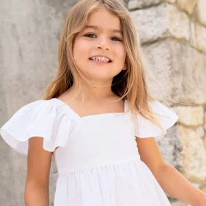 Creating Looks with White Linen Dresses