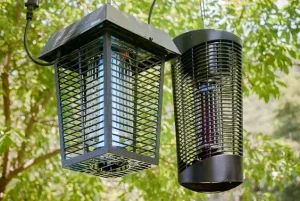 Outdoor mosquito-zapper