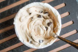 Chocolate Bites in Frozen yogurt