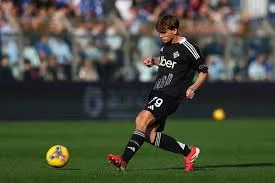 Nico Paz playing football for his team