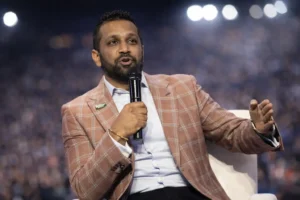 how tall is kash patel 